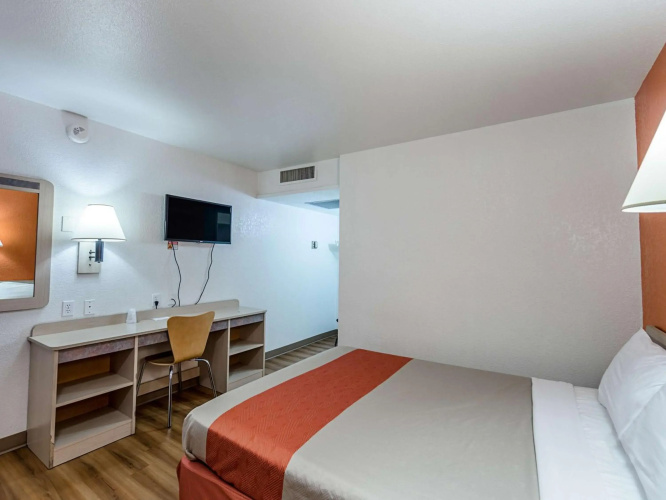 Motel 6 Yreka, CA