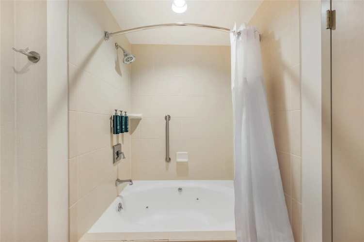 DoubleTree Suites by Hilton Hotel Raleigh - Durham photo 10