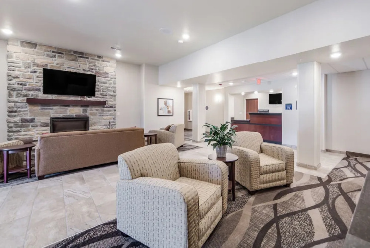 Cobblestone Inn & Suites - Winters