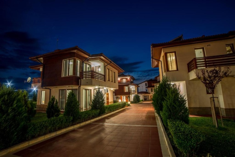 3 Bedrooms Villa