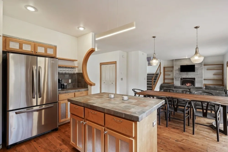4 Bedrooms Cottage