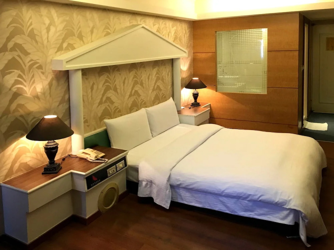 Jung Zaw Hotel
