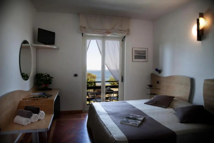 Alfredo Hotel