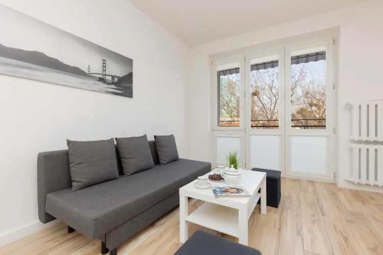 Bright Studio With Balcony by Renters