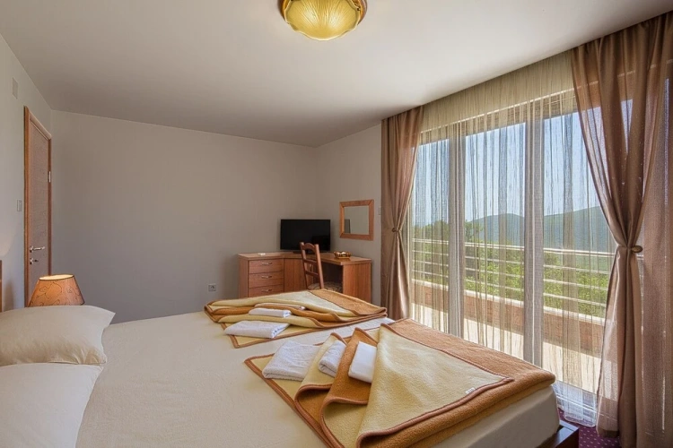 4 Bedrooms Luxury Villa
