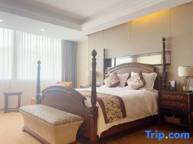 Standard Twin room with garden view