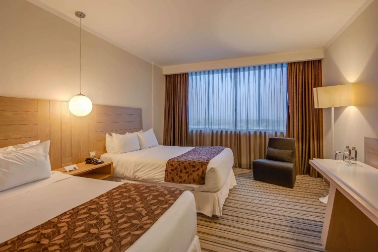 Standard Quadruple room with city view
