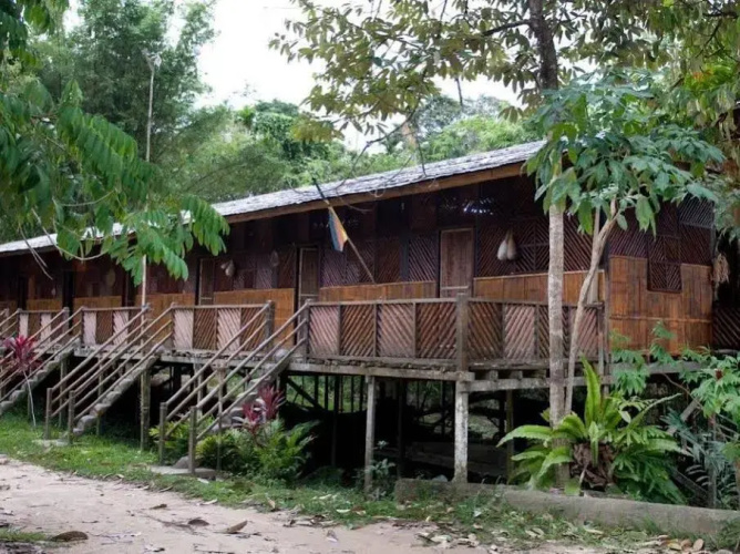 Hotel Longhouse