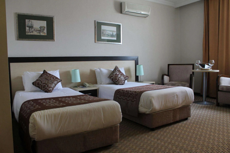 Adela Hotel