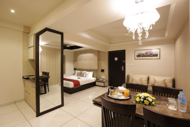 Deluxe Suite