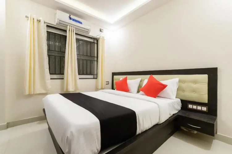 Regal Suites by OYO