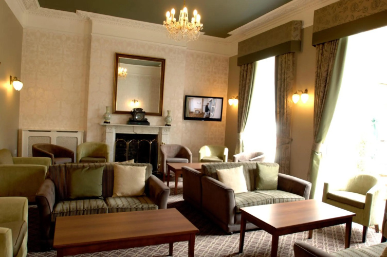 Lysses House Hotel