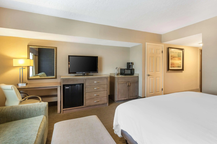 Best Western Plus CottonTree Inn