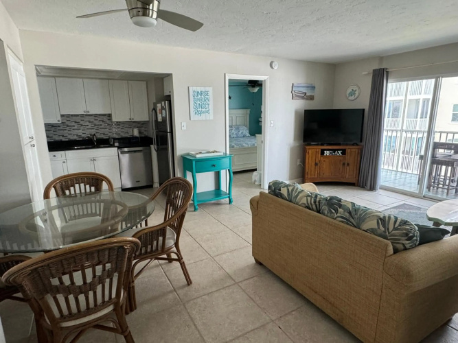 Beachfront Condo! Gulf View From All Rooms, Pool, Chairs Provided