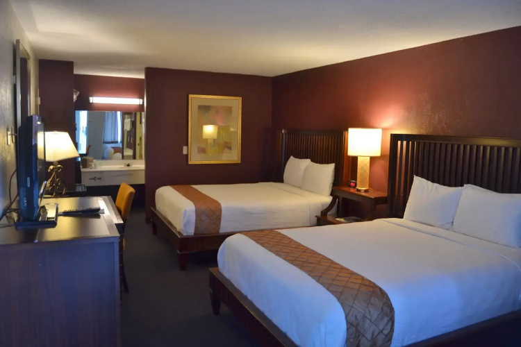 Cascades Inn