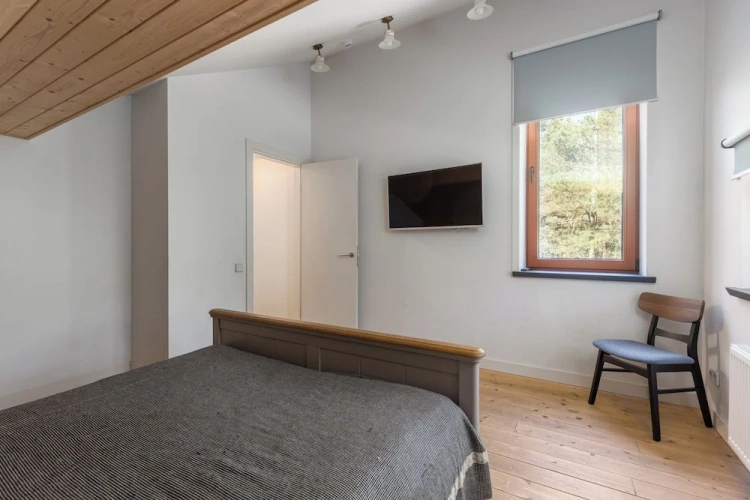 4 Bedrooms Cottage