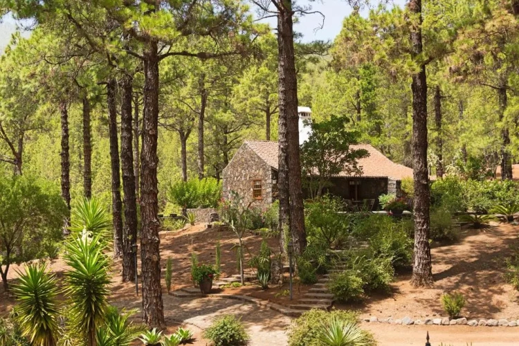 3 Bedrooms Chalet