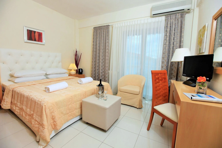 Akrogiali Exclusive Hotel - Adults Only