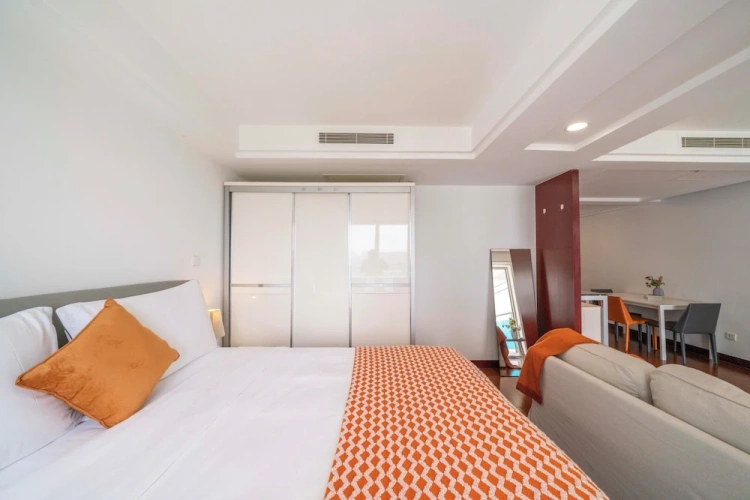1 Bedroom Family Apartment with balcony and with city view