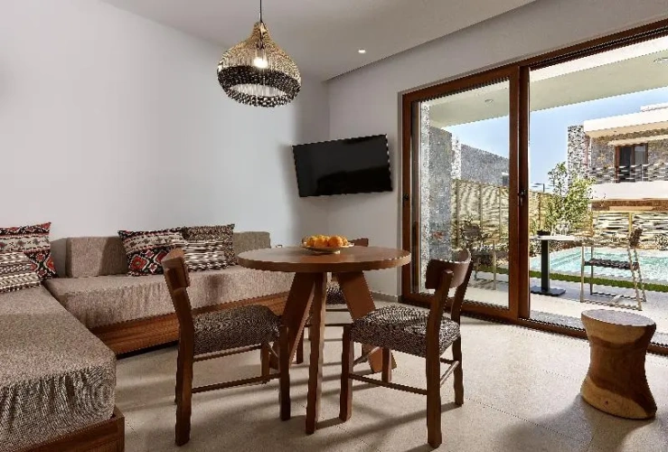 2 Bedrooms Villa with balcony
