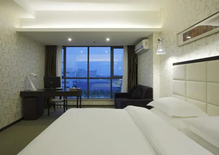 Luminous Jade Hotel