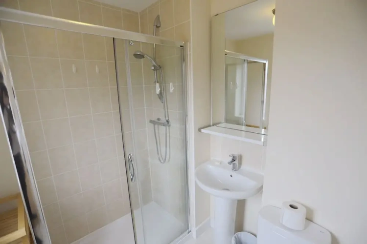 3 Bedrooms Cottage