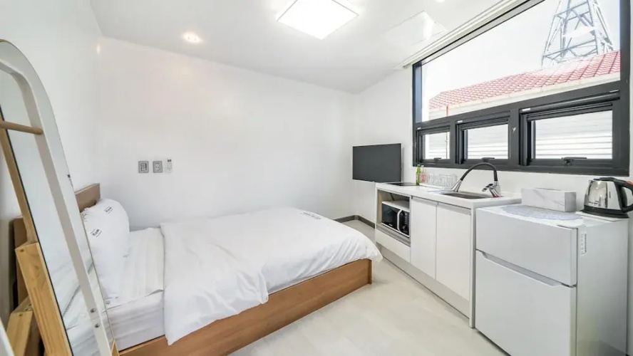 Yeosu Nangmanstay Pension