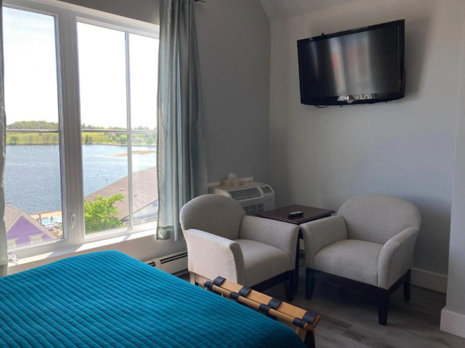Lunenburg Arms Hotel and Spa