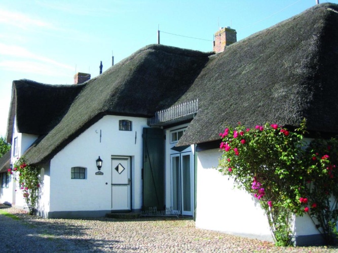 3 Bedrooms Cottage