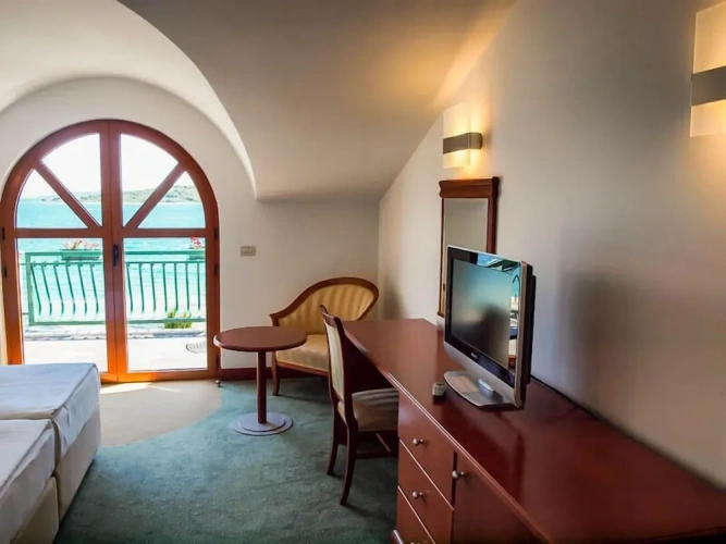Deluxe Suite with balcony and with sea view