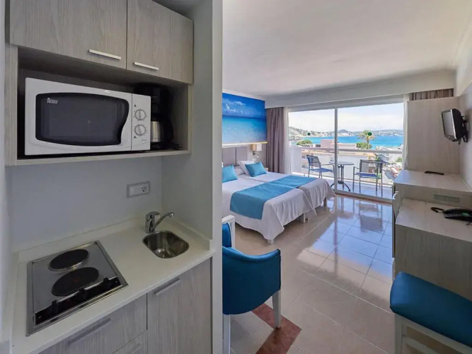 Aparthotel y Hotel Paguera Beach