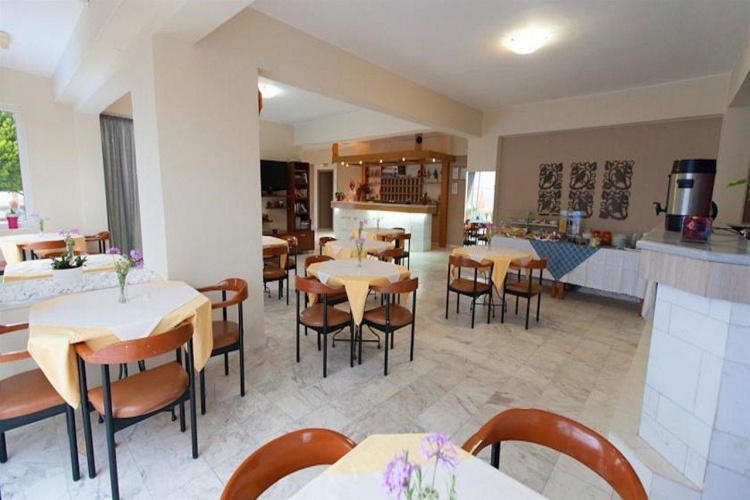 1 Bedroom Double Suite with garden view
