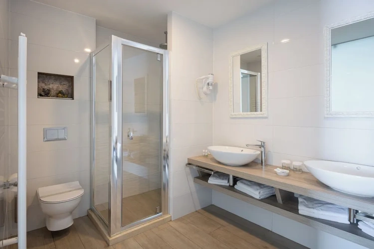 Premium Double room with balcony and with partial sea view