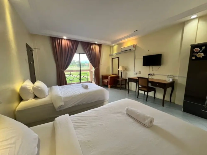 Deluxe Twin room with balcony
