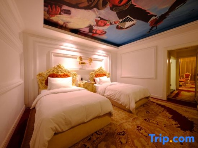 Quadruple Suite