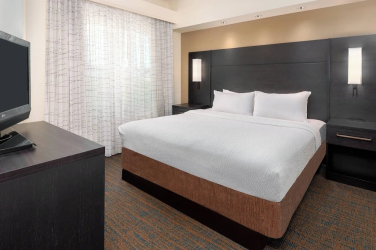 1 Bedroom Suite