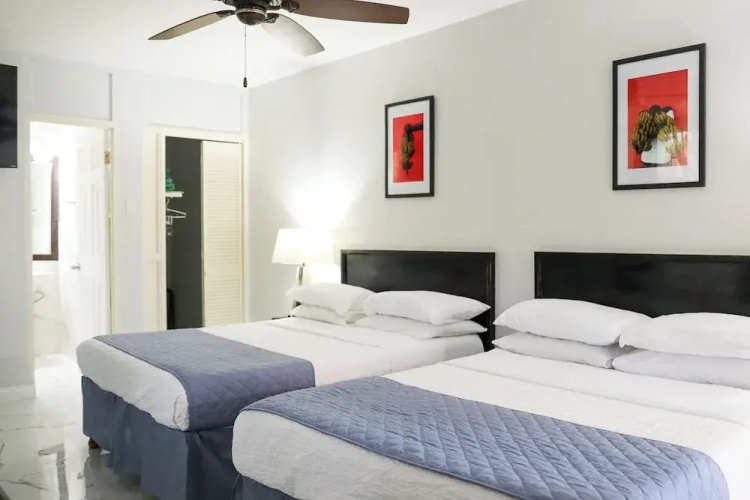 Paradise On The Rocks Hotel