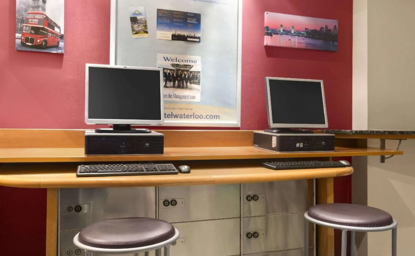 Waterloo Hub Hotel & Suites