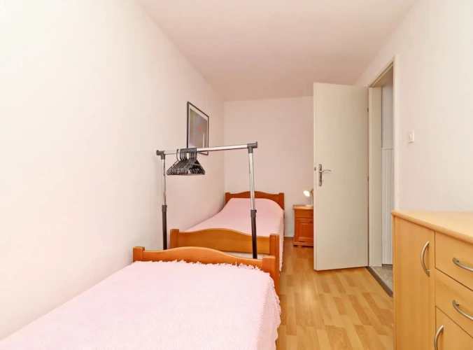 3 Bedrooms Cottage