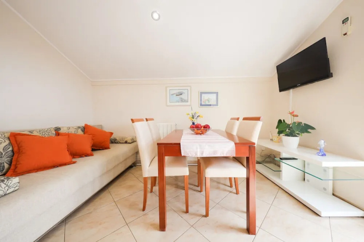 Apartments 150m from beach with parking