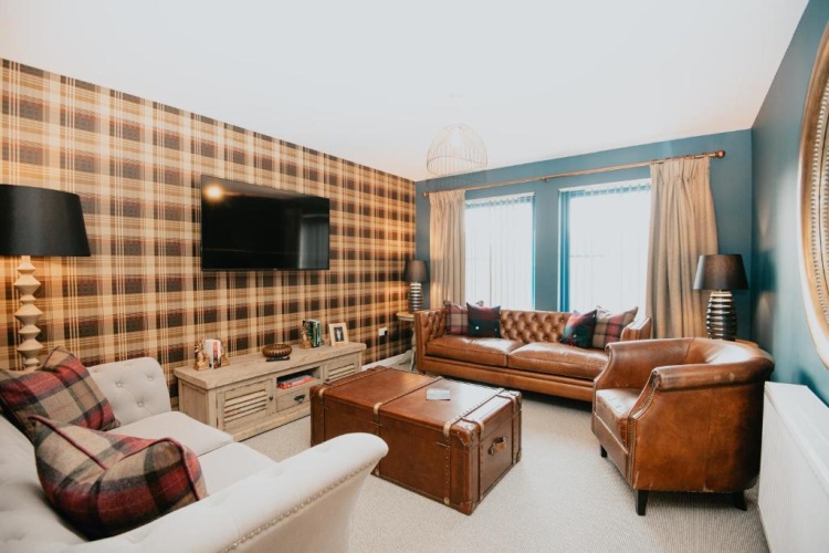 4 Bedrooms Cottage
