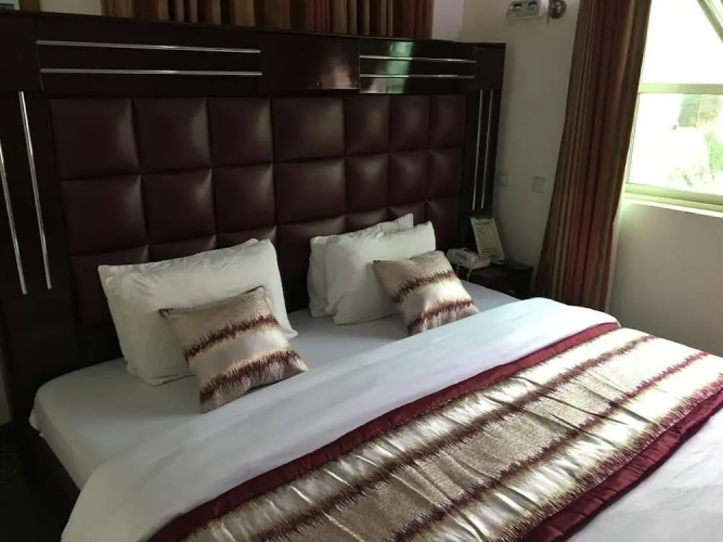 Twin Tower Hotel