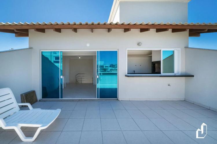 Casa com 05 dormitórios