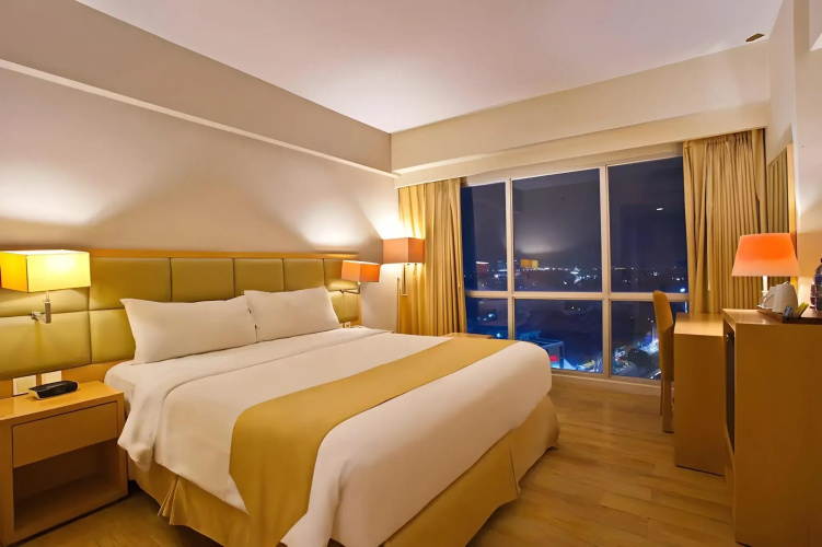 Horison Ultima Semarang