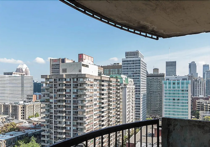 Pristine 2BR with gym in Posh Downtown