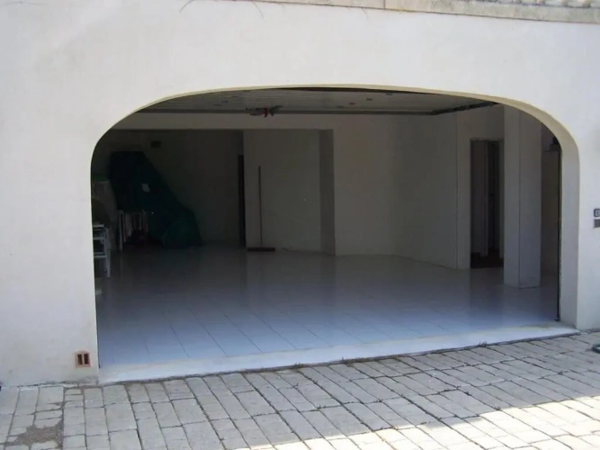 4 Bedrooms Villa