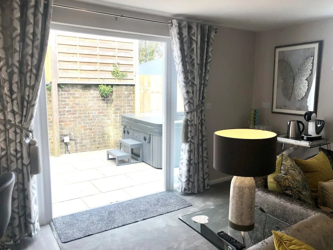 De Courceys Manor Cottages