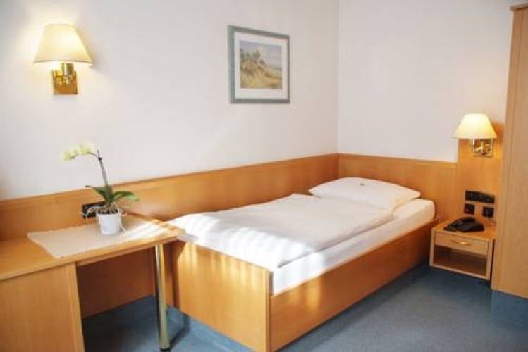 Allee - Hotel garni
