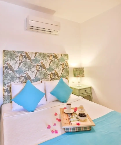 Deluxe room with pool view