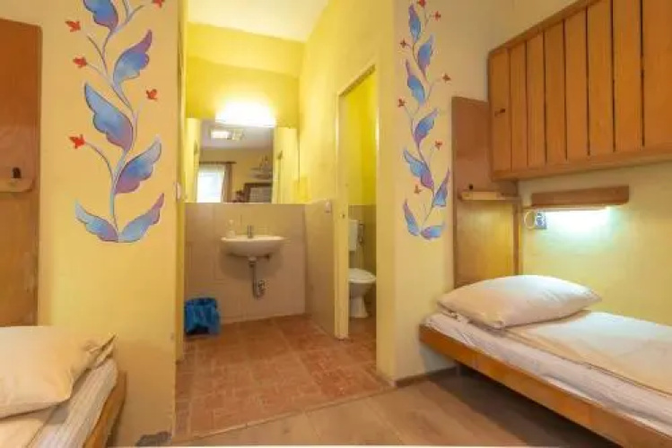 Burg Hostel